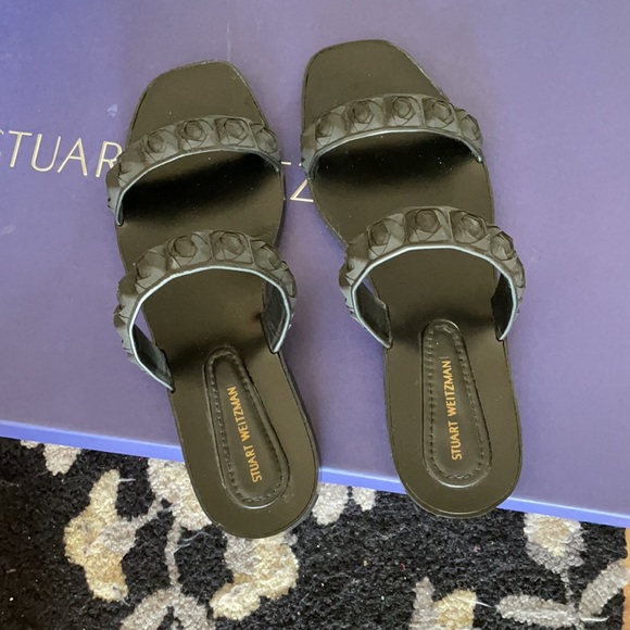 Flat Sandals - Picture 3 of 8